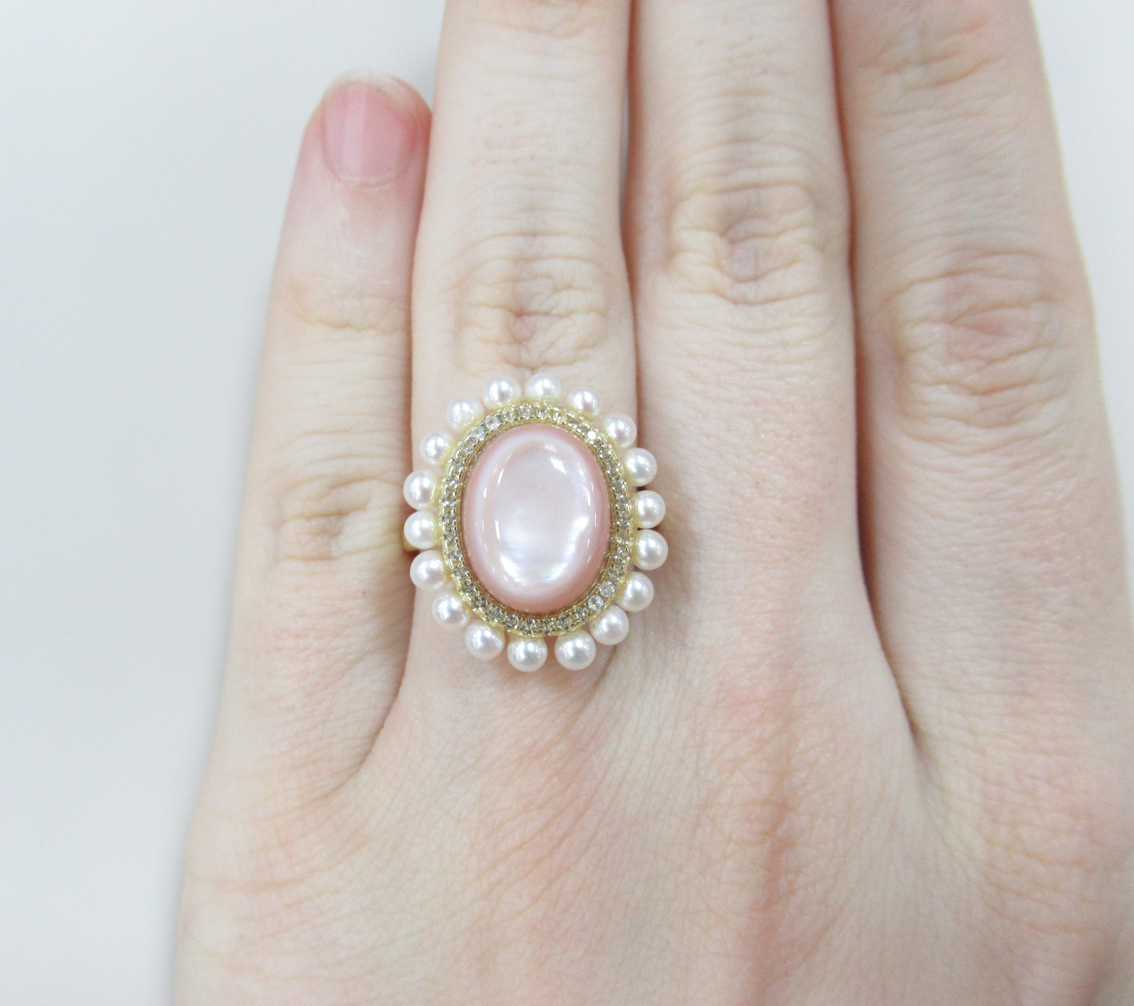 Серебряное кольцо с перламутром и жемчугом